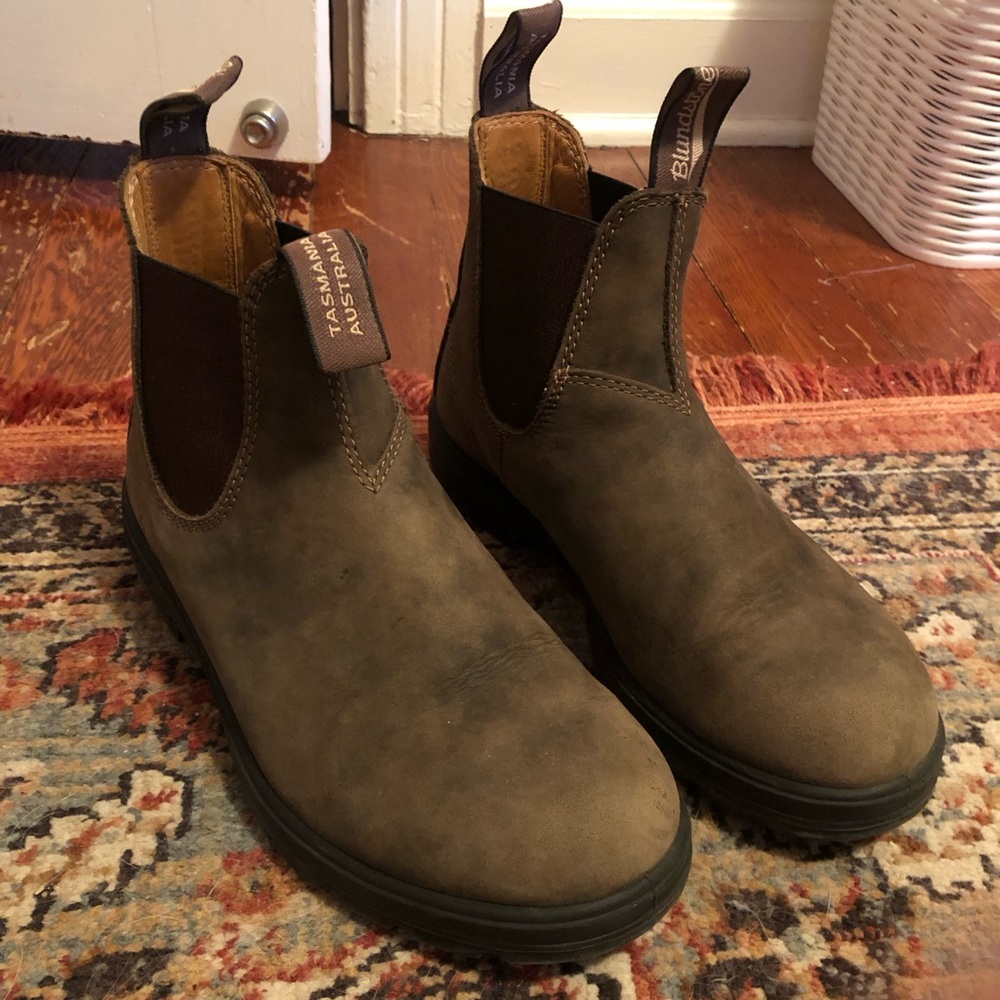 Blundstones Women Size 8